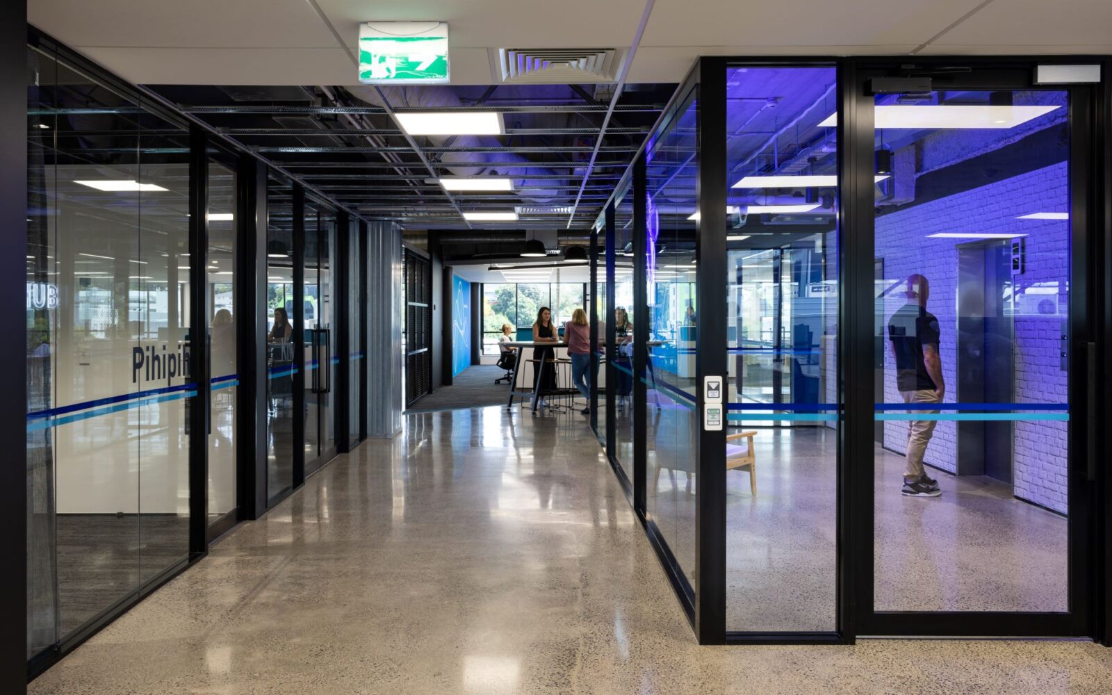 Intellihub 28